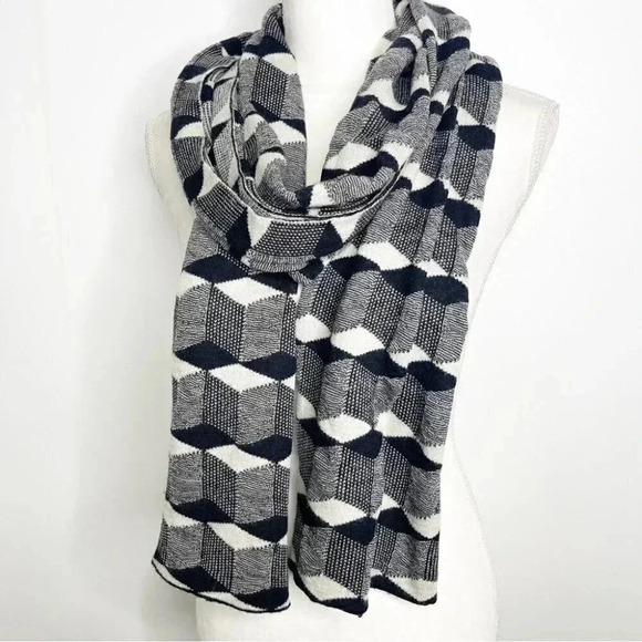 Micaela Greg 100% Wool Ivory Black Aztec Diamond Print Winter Scarf Warm Wrap - Picture 1 of 5
